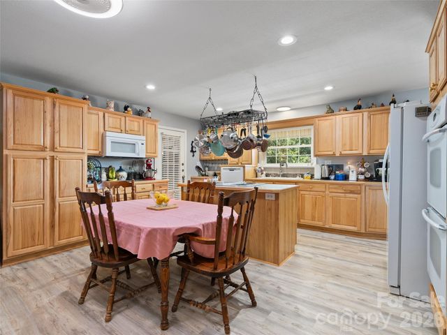 81 Aldens Way, Clyde, NC 28721