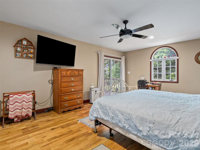 81 Aldens Way, Clyde, NC 28721