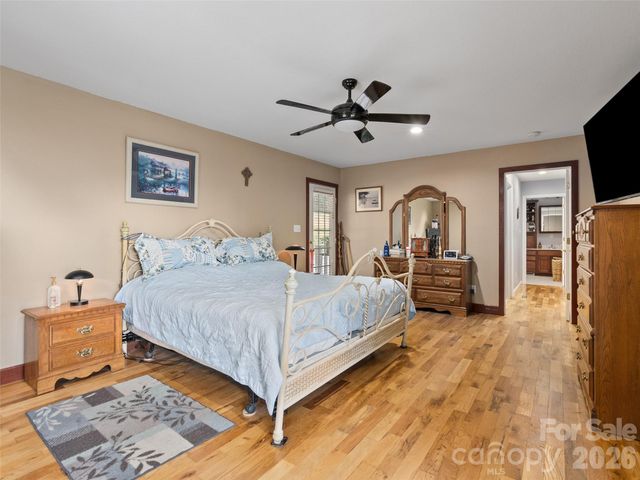 81 Aldens Way, Clyde, NC 28721