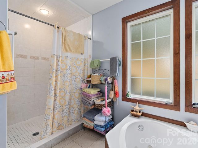 81 Aldens Way, Clyde, NC 28721