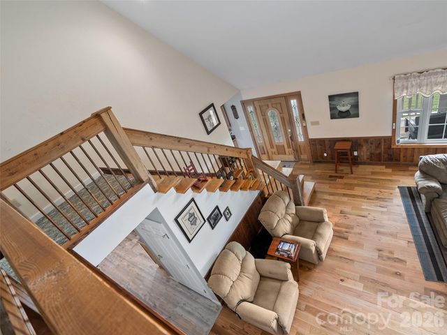 81 Aldens Way, Clyde, NC 28721