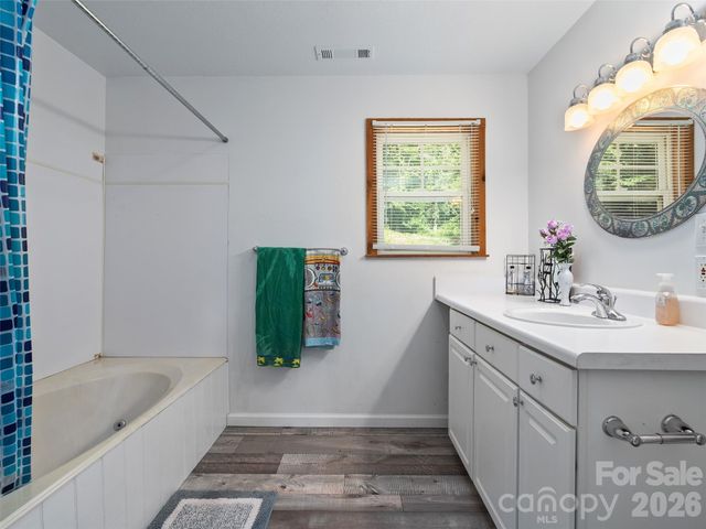 81 Aldens Way, Clyde, NC 28721