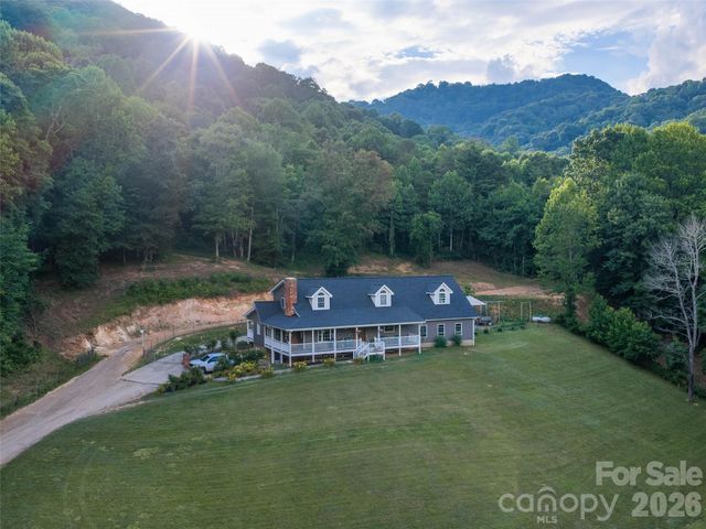 81 Aldens Way, Clyde, NC 28721