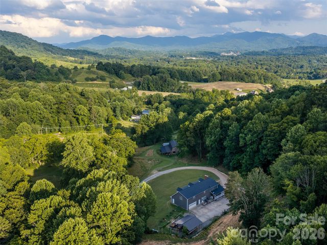 81 Aldens Way, Clyde, NC 28721