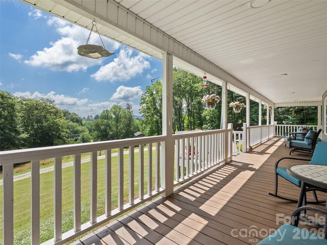81 Aldens Way, Clyde, NC 28721