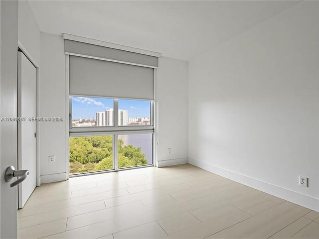 16385 Biscayne Blvd 1615, North Miami Beach, FL 33160