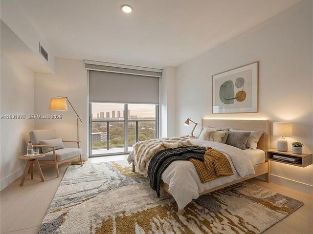 16385 Biscayne Blvd 1615, North Miami Beach, FL 33160
