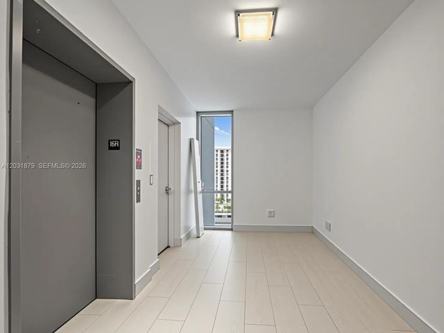 16385 Biscayne Blvd 1615, North Miami Beach, FL 33160