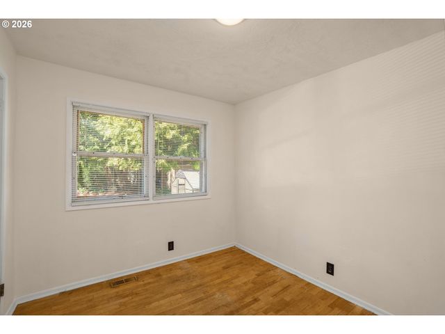 1731 Ne LIBERTY St, Portland, OR 97211