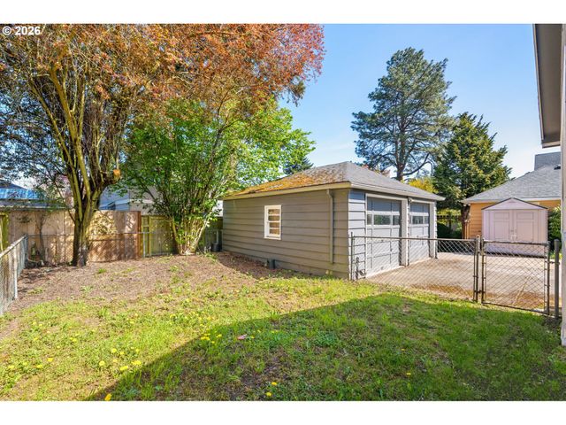 1731 Ne LIBERTY St, Portland, OR 97211