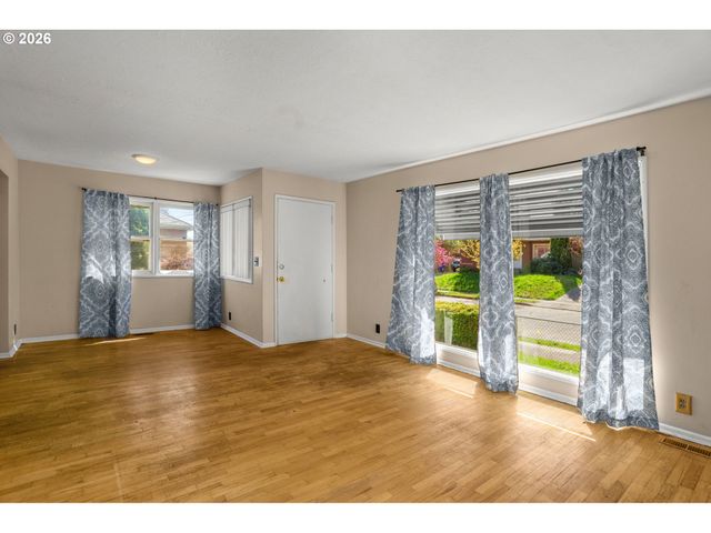 1731 Ne LIBERTY St, Portland, OR 97211