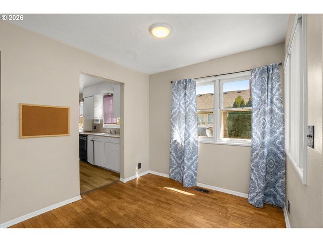 1731 Ne LIBERTY St, Portland, OR 97211