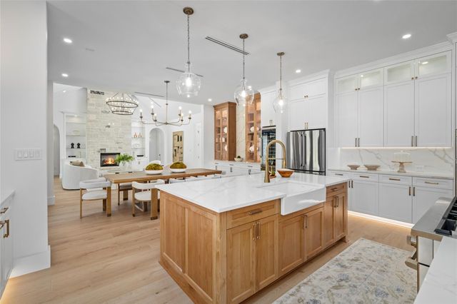 18284 Woodstream Crossing Road, Montgomery, TX 77316