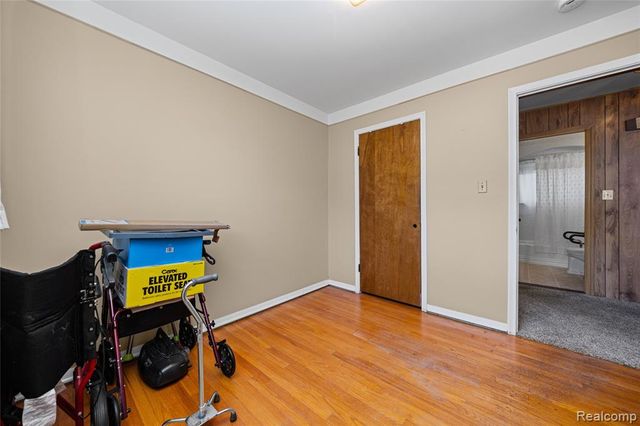 33441 Leona Street, Garden City, MI 48135