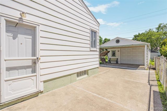 33441 Leona Street, Garden City, MI 48135