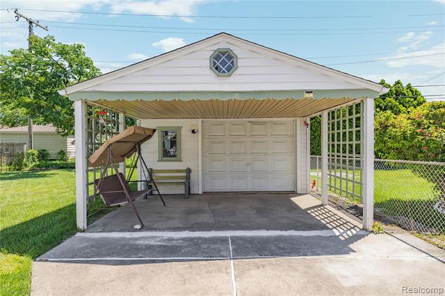 33441 Leona Street, Garden City, MI 48135