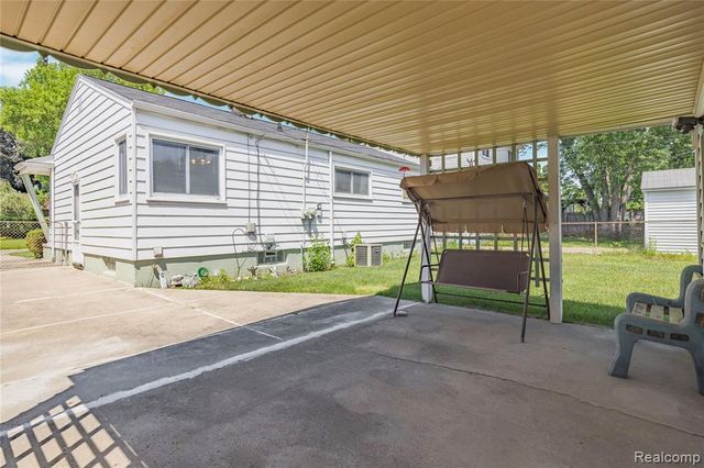 33441 Leona Street, Garden City, MI 48135