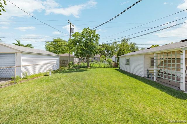 33441 Leona Street, Garden City, MI 48135
