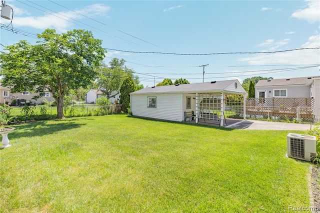 33441 Leona Street, Garden City, MI 48135
