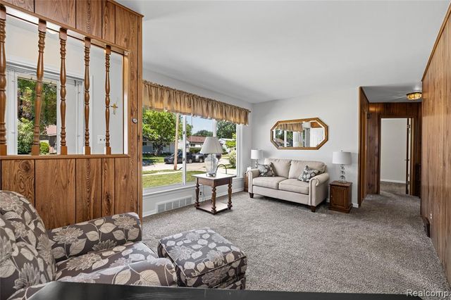 33441 Leona Street, Garden City, MI 48135