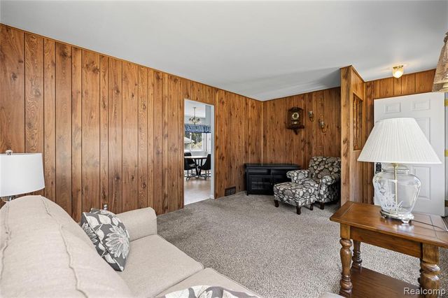 33441 Leona Street, Garden City, MI 48135