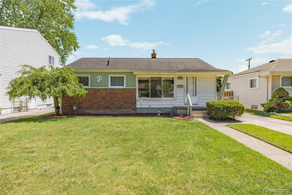 33441 Leona Street, Garden City, MI 48135