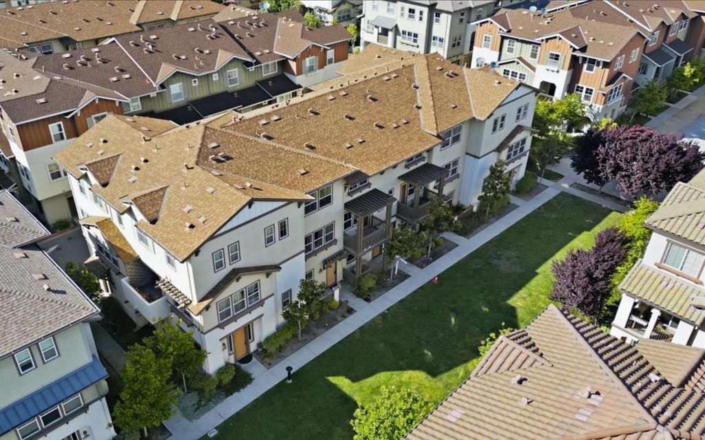 Image 43 of property listing at 2061 Kiwi Walkway, San Jose, CA 95133