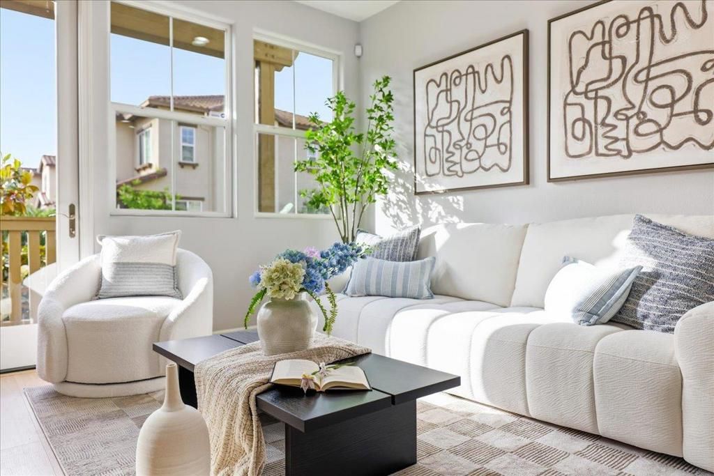 Image 7 of property listing at 2061 Kiwi Walkway, San Jose, CA 95133