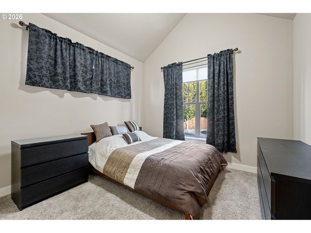 936 LEONARDS Way, Eugene, OR 97404
