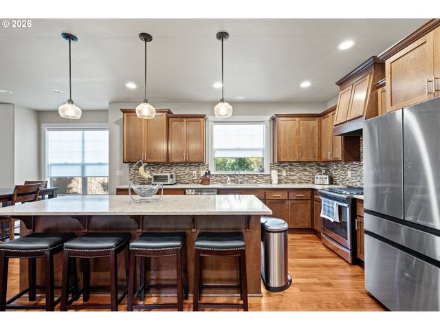 936 LEONARDS Way, Eugene, OR 97404