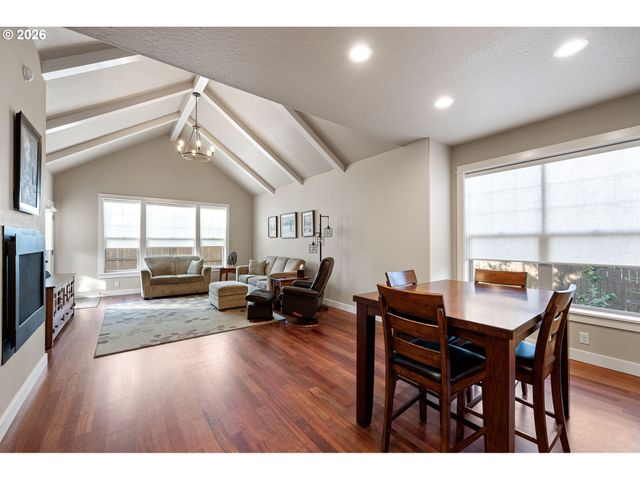 936 LEONARDS Way, Eugene, OR 97404