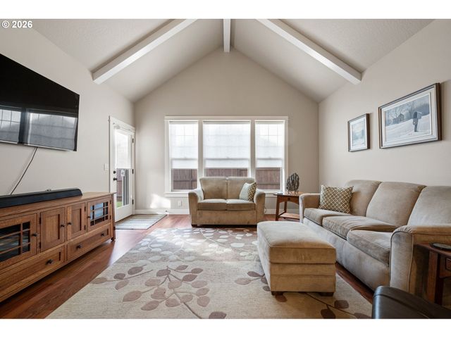 936 LEONARDS Way, Eugene, OR 97404