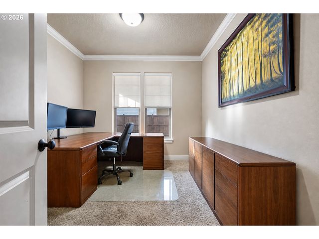 936 LEONARDS Way, Eugene, OR 97404