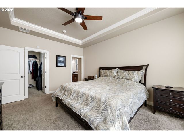 936 LEONARDS Way, Eugene, OR 97404