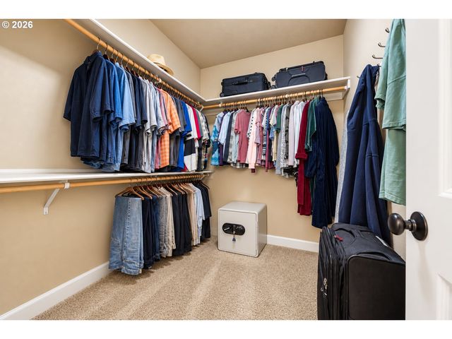 936 LEONARDS Way, Eugene, OR 97404