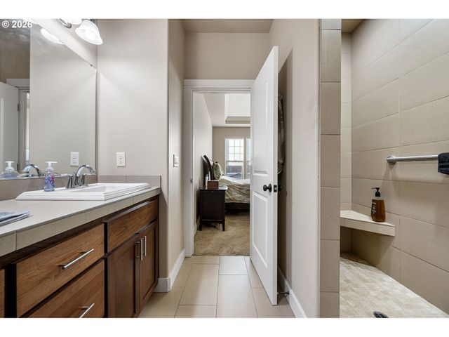 936 LEONARDS Way, Eugene, OR 97404