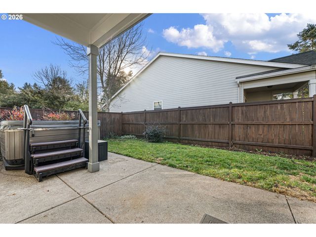 936 LEONARDS Way, Eugene, OR 97404