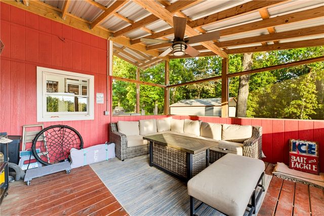 10528 Lakeside Drive, Rogers, AR 72756