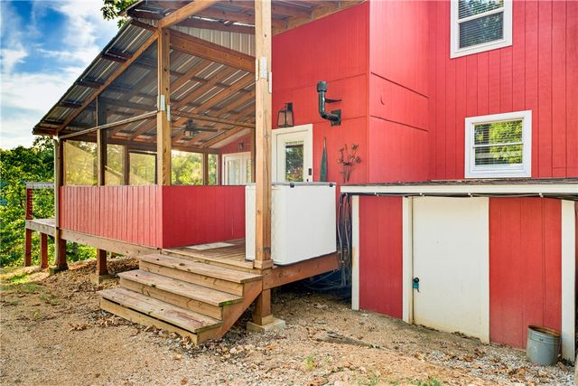 10528 Lakeside Drive, Rogers, AR 72756