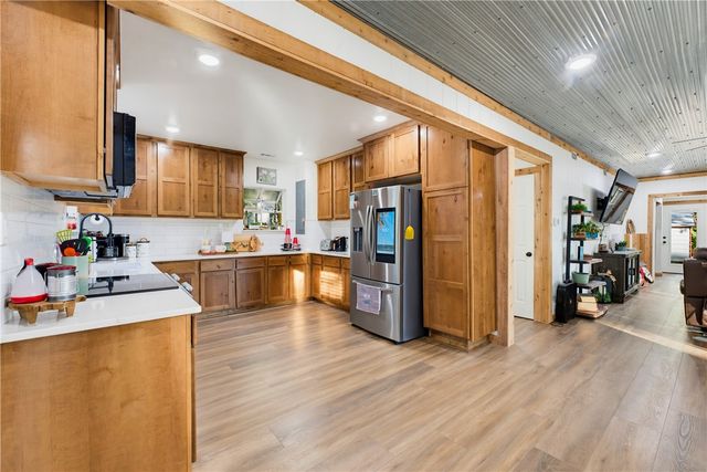 10528 Lakeside Drive, Rogers, AR 72756