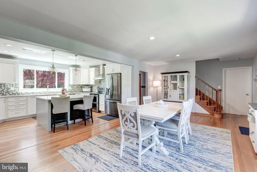 Image 13 of property listing at 11501 CEDAR LN, Kingsville, MD 21087