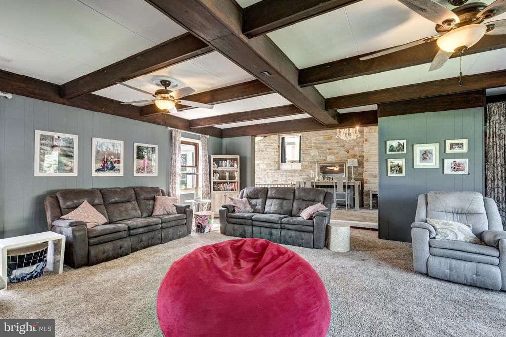 Image 25 of property listing at 11501 CEDAR LN, Kingsville, MD 21087