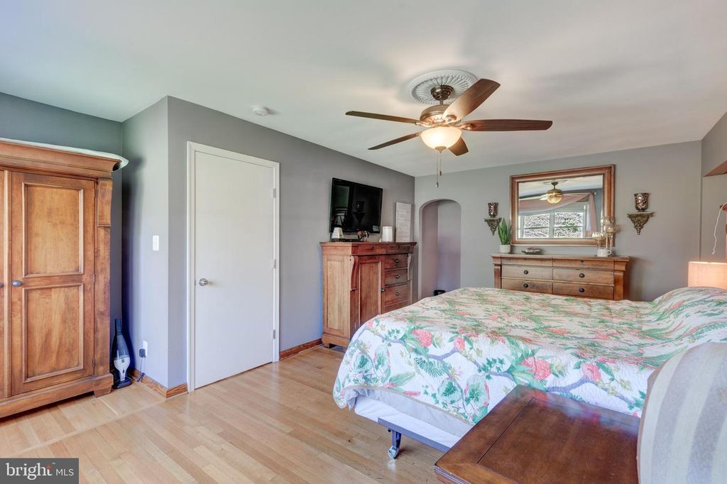 Image 29 of property listing at 11501 CEDAR LN, Kingsville, MD 21087