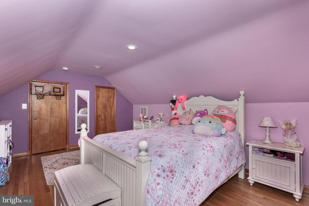 Image 38 of property listing at 11501 CEDAR LN, Kingsville, MD 21087