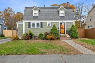 86 Alton Rd, Quincy, MA 02169