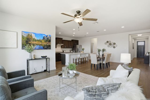 7703 Tobbyton, San Antonio, TX 78253