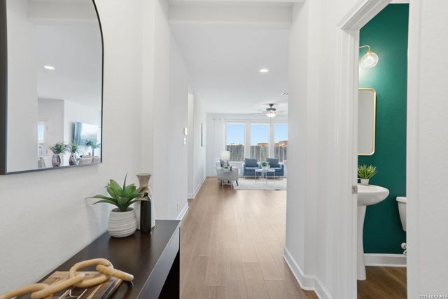 7703 Tobbyton, San Antonio, TX 78253