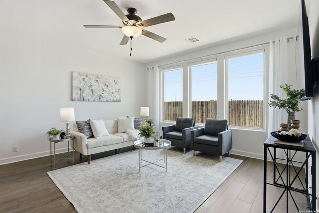 7703 Tobbyton, San Antonio, TX 78253