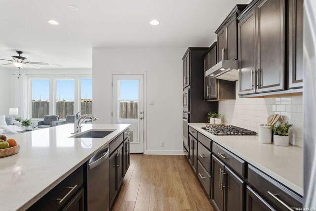 7703 Tobbyton, San Antonio, TX 78253