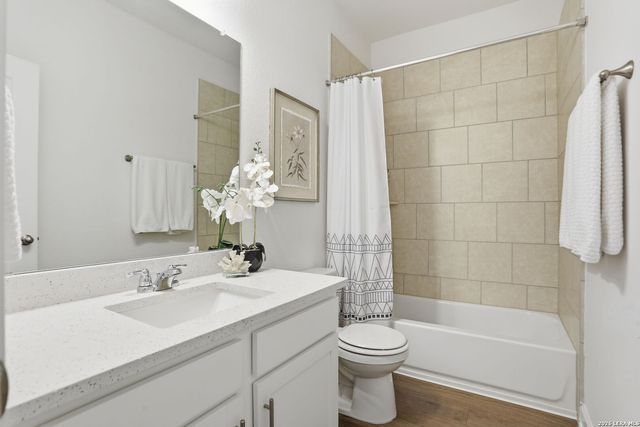 7703 Tobbyton, San Antonio, TX 78253